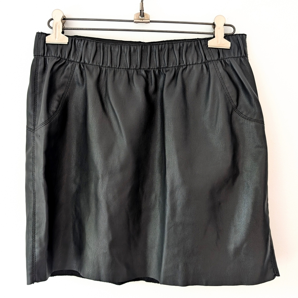 Vero Moda Faux Leather Black Mini Skirt In Size Large